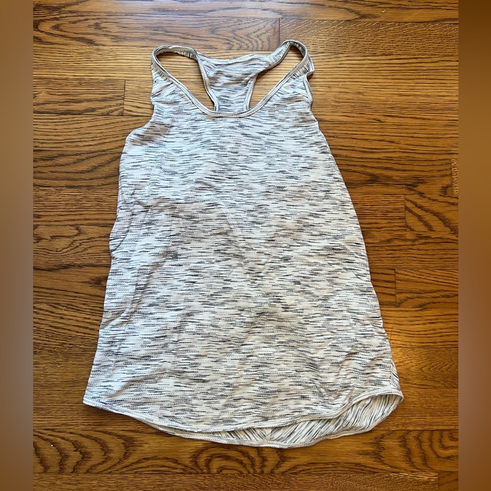 Lululemon top